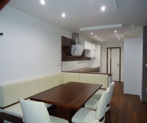 Moderna kuhinja + jedilnica po meri