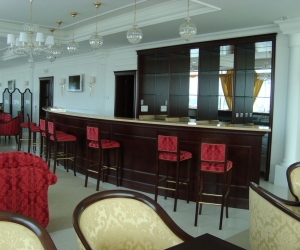 TOCILNI PULT V RESTAVRACIJI