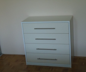 Predalnik v spalnici