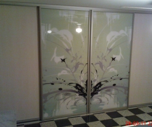 Drsna vrata z motivom